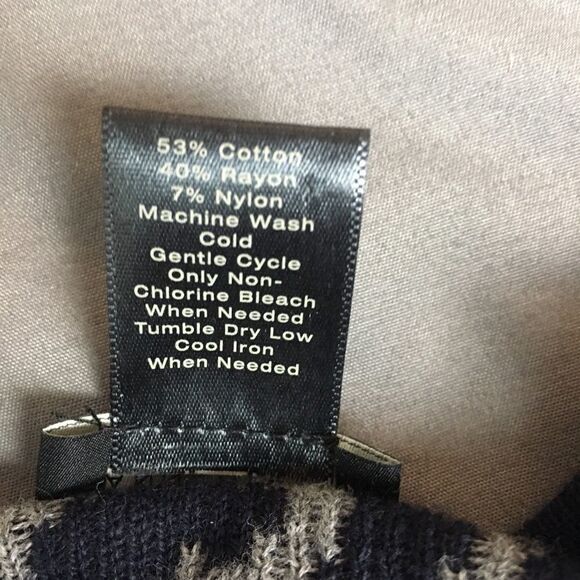 Ann Taylor Factory Petite Sweater Women’s Size XSP Gray Leaf Print - Picture 3 of 3